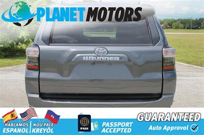 2015 Toyota 4Runner SR5   - Photo 9 - West Palm Beach, FL 33415
