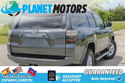 2015 Toyota 4Runner SR5   - Photo 10 - West Palm Beach, FL 33415