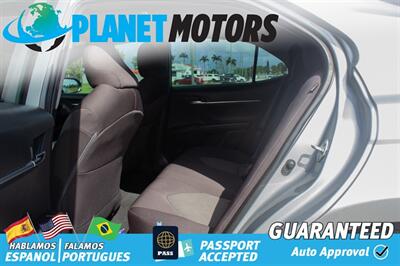 2021 Toyota Camry LE   - Photo 10 - West Palm Beach, FL 33415