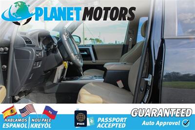 2017 Toyota 4Runner SR5   - Photo 9 - West Palm Beach, FL 33415