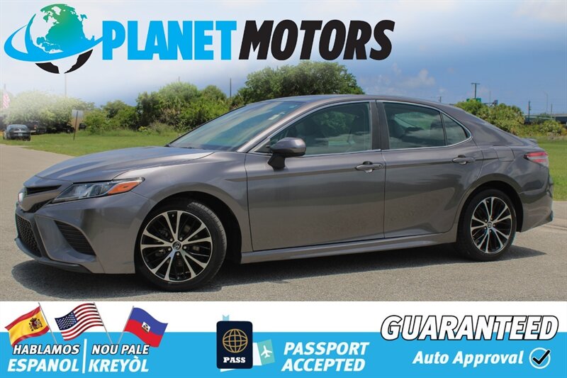 2019 Toyota Camry SE  
