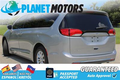 2019 Chrysler Pacifica Touring L   - Photo 3 - West Palm Beach, FL 33415