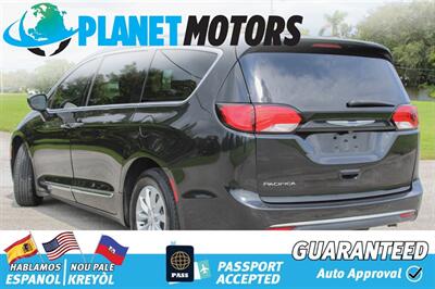 2019 Chrysler Pacifica Touring L   - Photo 3 - West Palm Beach, FL 33415