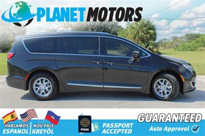 2020 Chrysler Pacifica Touring L   - Photo 6 - West Palm Beach, FL 33415