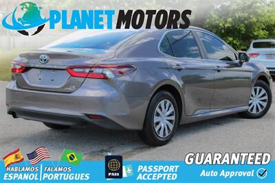 2022 Toyota Camry Hybrid LE   - Photo 5 - West Palm Beach, FL 33415