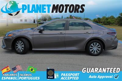 2022 Toyota Camry Hybrid LE   - Photo 2 - West Palm Beach, FL 33415