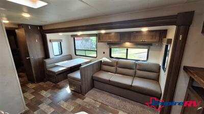 2021 East to West SILVERLAKE 31K3S   - Photo 6 - Liberty, TX 77575