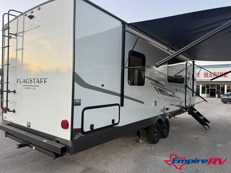2026 Forest River Flagstaff Super Lite 30FKT - Photo 5 - Liberty, TX 77575