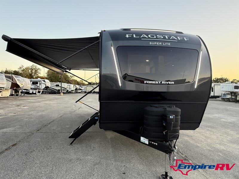 2026 Forest River Flagstaff Super Lite 30FKT - Photo 3 - Liberty, TX 77575