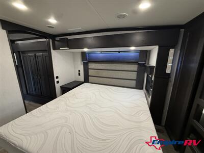 2022 DRV Mobile Suite 40KSSB4   - Photo 16 - Liberty, TX 77575