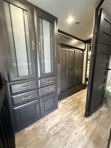 2022 DRV Mobile Suite 40KSSB4   - Photo 11 - Liberty, TX 77575