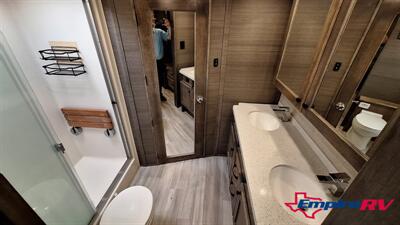 2022 VILANO 390LK   - Photo 15 - Liberty, TX 77575