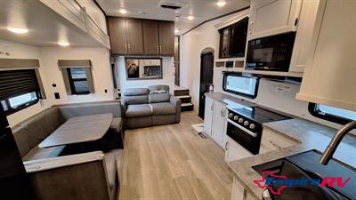 2025 Keystone Cougar   - Photo 6 - Liberty, TX 77575