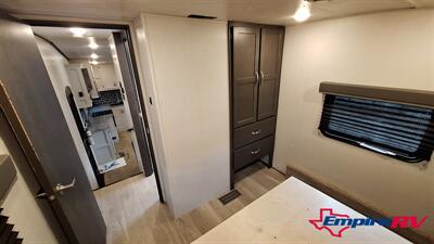 2025 Keystone Cougar   - Photo 11 - Liberty, TX 77575