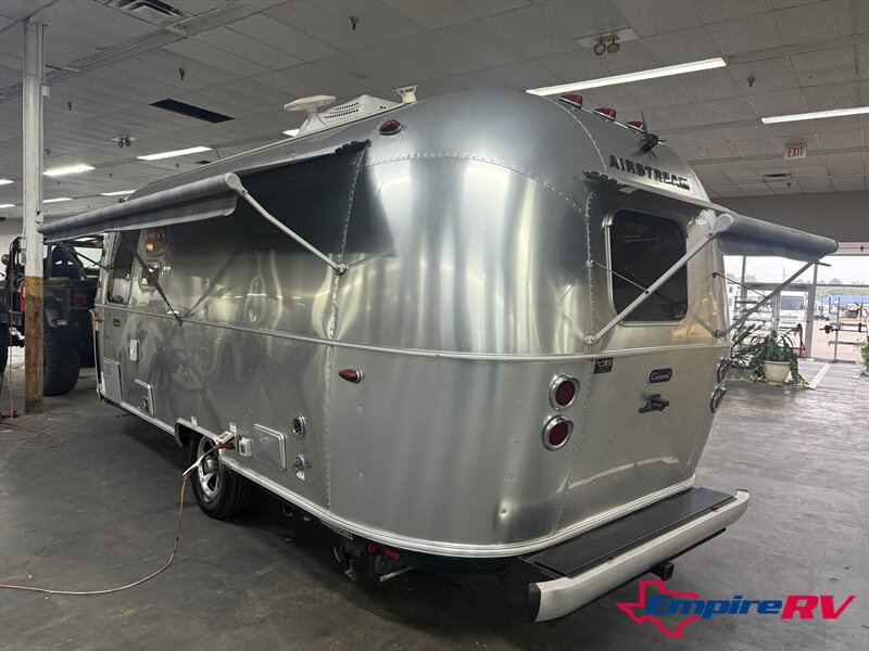 2020 Airstream Caravel 22FB   - Photo 6 - Liberty, TX 77575