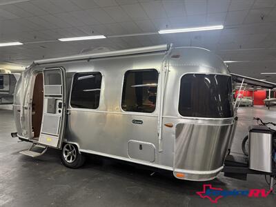 2020 Airstream Caravel 22FB   - Photo 3 - Liberty, TX 77575