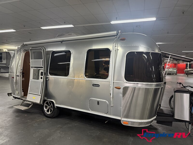 2020 Airstream Caravel 22FB   - Photo 3 - Liberty, TX 77575