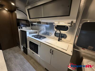 2020 Airstream Caravel 22FB   - Photo 11 - Liberty, TX 77575