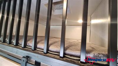 2023 Heartland MILESTONE 370FLMB   - Photo 17 - Liberty, TX 77575