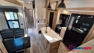 2023 Heartland MILESTONE 370FLMB   - Photo 14 - Liberty, TX 77575