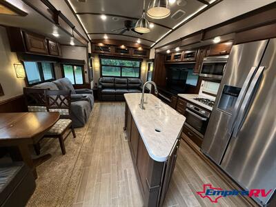 2019 Jayco pinnacle 36FBTS   - Photo 8 - Liberty, TX 77575