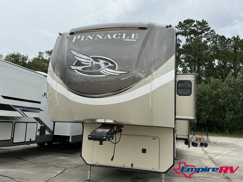 2019 Jayco pinnacle 36FBTS - Photo 3 - Liberty, TX 77575