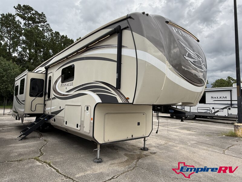 2019 Jayco pinnacle 36FBTS - Photo 4 - Liberty, TX 77575