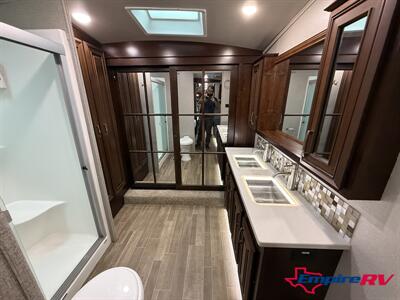 2019 Jayco pinnacle 36FBTS   - Photo 14 - Liberty, TX 77575