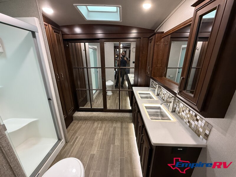 2019 Jayco pinnacle 36FBTS - Photo 14 - Liberty, TX 77575