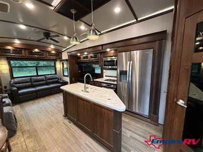 2019 Jayco pinnacle 36FBTS   - Photo 6 - Liberty, TX 77575