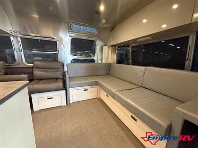 2021 Airstream Flying Cloud 30RB   - Photo 5 - Liberty, TX 77575