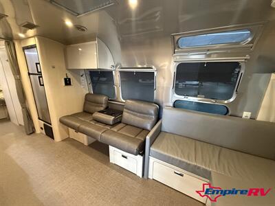 2021 Airstream Flying Cloud 30RB   - Photo 6 - Liberty, TX 77575