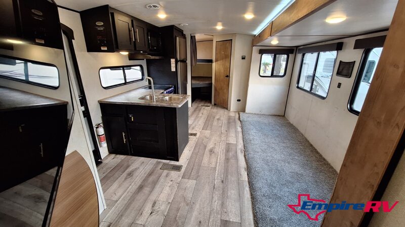 2022 Keystone 295BH SPRINGDALE - Photo 11 - Liberty, TX 77575