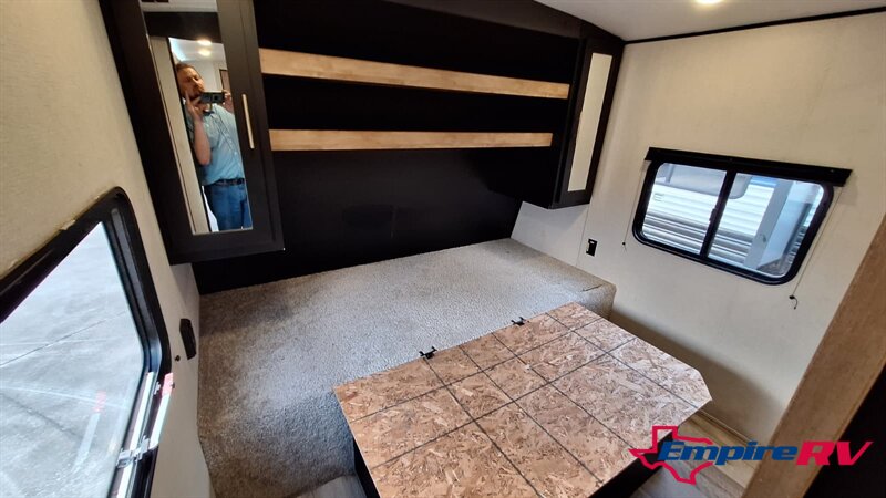2022 Keystone 295BH SPRINGDALE - Photo 8 - Liberty, TX 77575