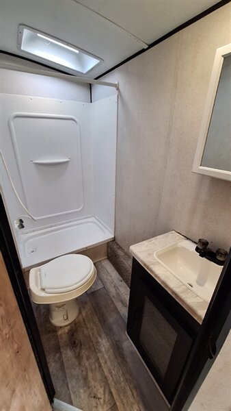 2022 Keystone 295BH SPRINGDALE - Photo 6 - Liberty, TX 77575