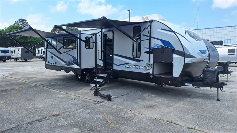 2023 Forest River Cherokee Artic Wolf 26RL-L   - Photo 1 - Oxnard, CA 93030