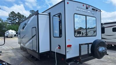 2023 Forest River Cherokee Artic Wolf 26RL-L   - Photo 6 - Oxnard, CA 93030