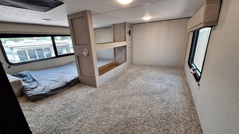 2025 Coachmen Catalina 42CONDO - Photo 16 - Oxnard, CA 93030