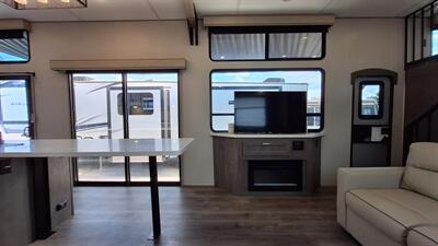 2025 Coachmen Catalina 42CONDO - Photo 10 - Oxnard, CA 93030