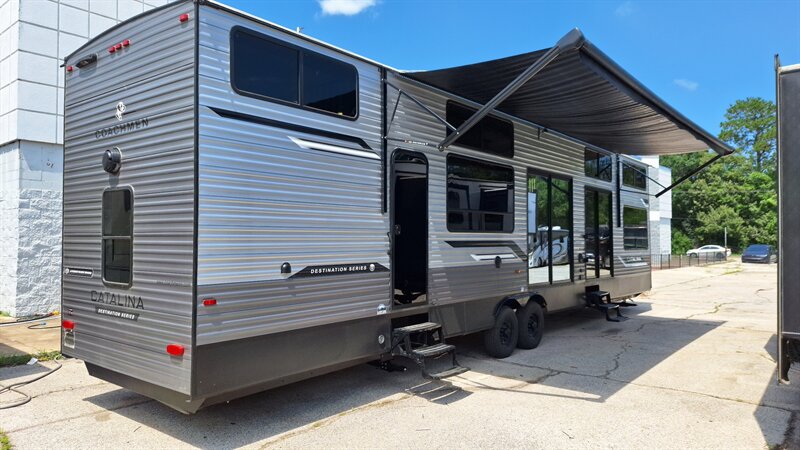 2025 Coachmen Catalina 42CONDO - Photo 4 - Oxnard, CA 93030