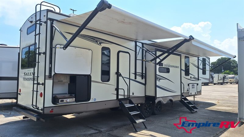 2021 Forest River SALEM HEMISPHERE 353BED   - Photo 4 - Liberty, TX 77575