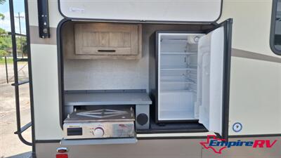 2021 Forest River SALEM HEMISPHERE 353BED   - Photo 6 - Liberty, TX 77575