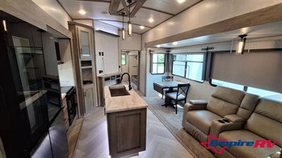 2021 Forest River SALEM HEMISPHERE 353BED   - Photo 8 - Liberty, TX 77575