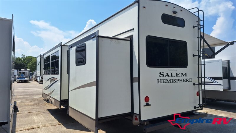 2021 Forest River SALEM HEMISPHERE 353BED   - Photo 3 - Liberty, TX 77575