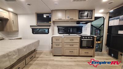 2026 Flagstaff MICRO LITE 21FBRS   - Photo 5 - Liberty, TX 77575