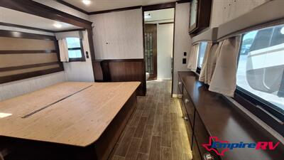 2019 CROSSROADS REDWOOD 3901WB   - Photo 24 - Liberty, TX 77575