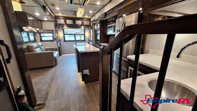 2019 Keystone redwood 3901WB   - Photo 6 - Liberty, TX 77575
