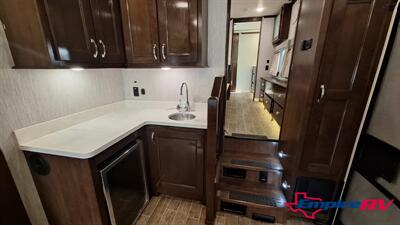 2019 CROSSROADS REDWOOD 3901WB   - Photo 23 - Liberty, TX 77575