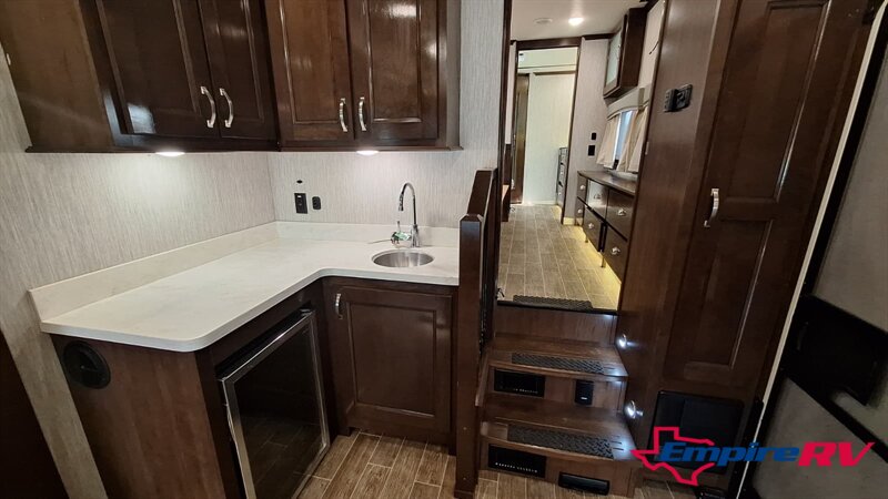 2019 CROSSROADS REDWOOD 3901WB - Photo 23 - Liberty, TX 77575