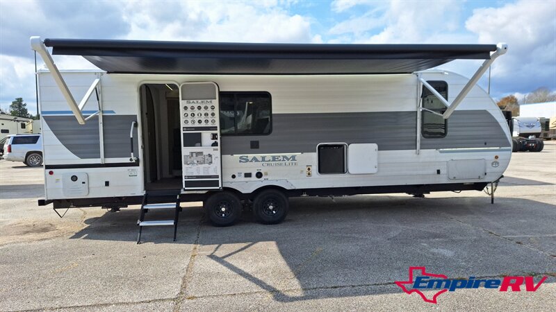 1996 Forest River Salem   - Photo 1 - Liberty, TX 77575